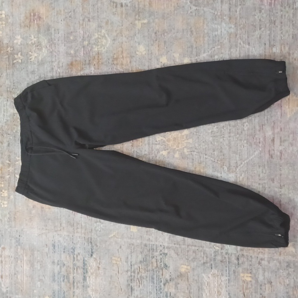 Lululemon Essential Affinity Mid-Rise Jogger - Picture 4 of 9